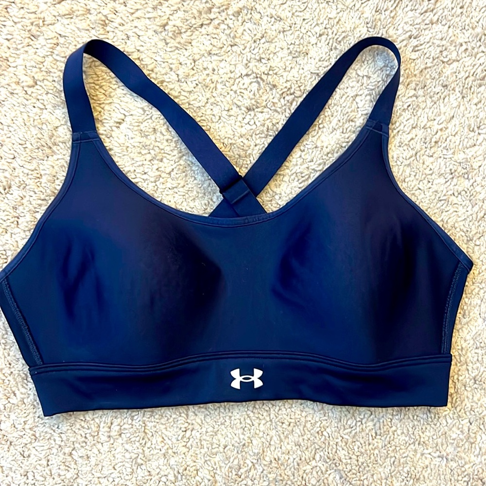 Under Armour Continuum Mid sports Bra